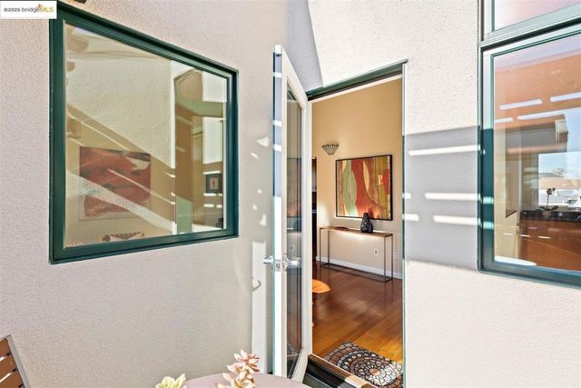 6555 Shattuck Avenue, Oakland, CA 94609