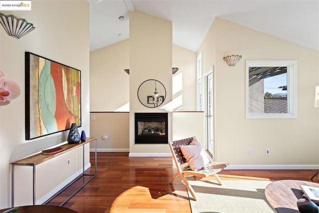 6555 Shattuck Avenue, Oakland, CA 94609