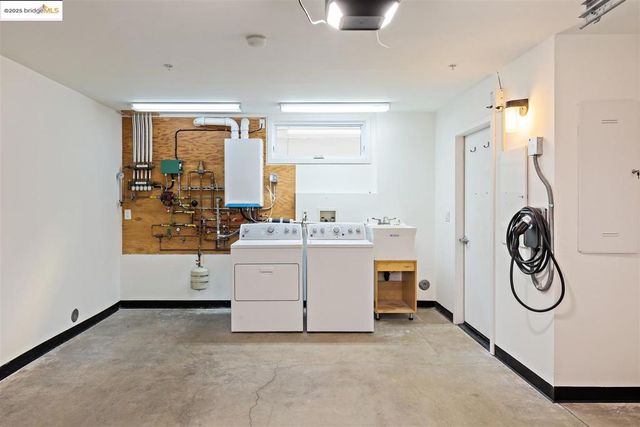 6555 Shattuck Avenue, Oakland, CA 94609