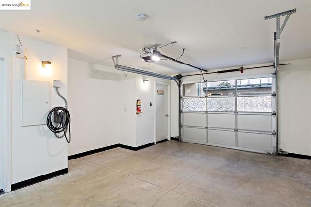 6555 Shattuck Avenue, Oakland, CA 94609