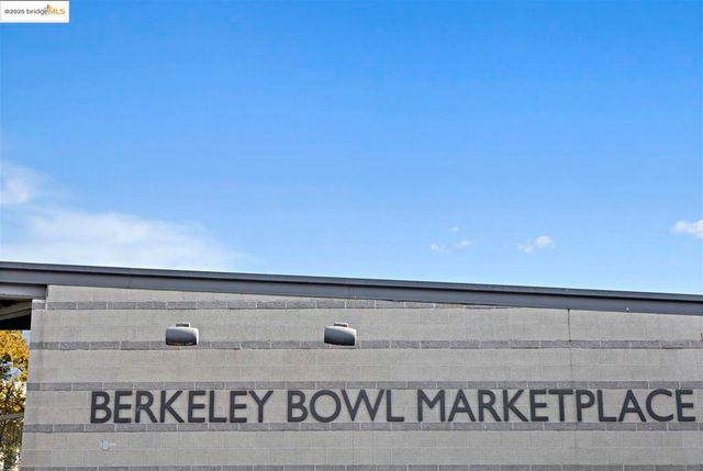 6555 Shattuck Avenue, Oakland, CA 94609