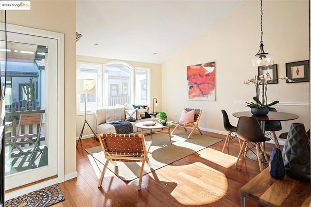 6555 Shattuck Avenue, Oakland, CA 94609