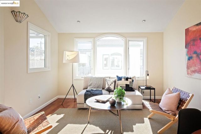 6555 Shattuck Avenue, Oakland, CA 94609