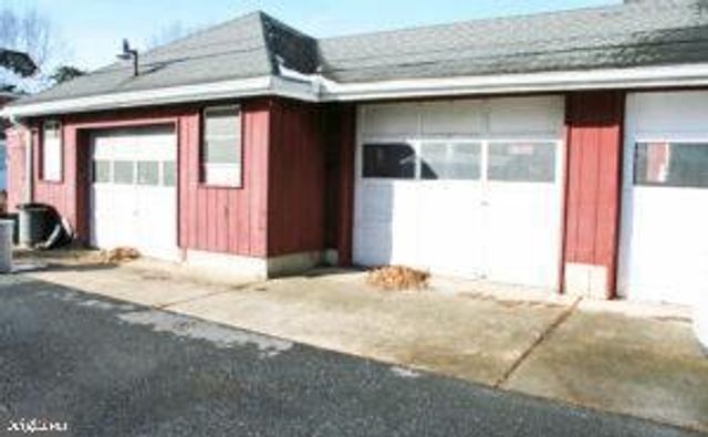 16 E MARBLE ST, Mechanicsburg, PA 17055