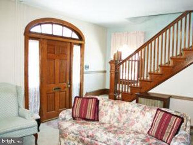 16 E MARBLE ST, Mechanicsburg, PA 17055