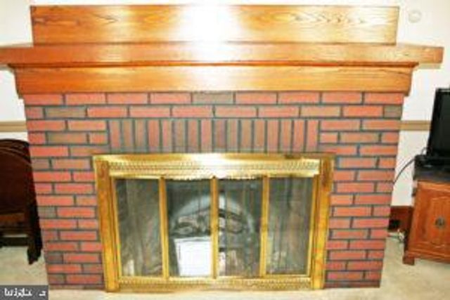 16 E MARBLE ST, Mechanicsburg, PA 17055