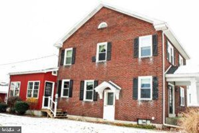 16 E MARBLE ST, Mechanicsburg, PA 17055