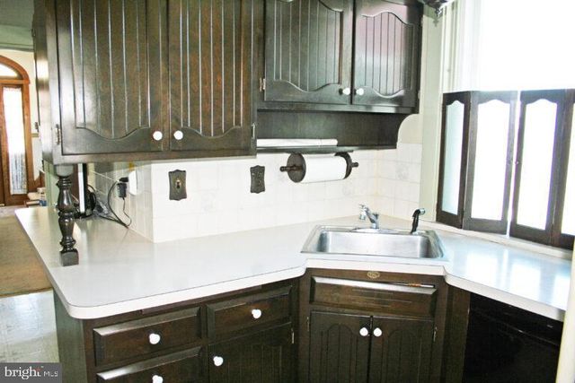 16 E MARBLE ST, Mechanicsburg, PA 17055