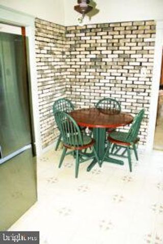 16 E MARBLE ST, Mechanicsburg, PA 17055