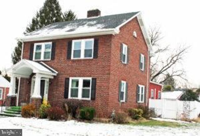 16 E MARBLE ST, Mechanicsburg, PA 17055