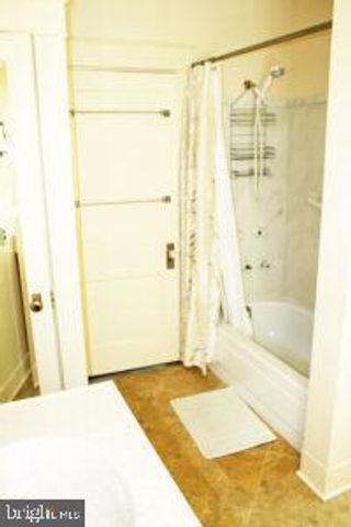 16 E MARBLE ST, Mechanicsburg, PA 17055