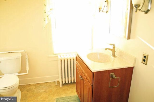 16 E MARBLE ST, Mechanicsburg, PA 17055