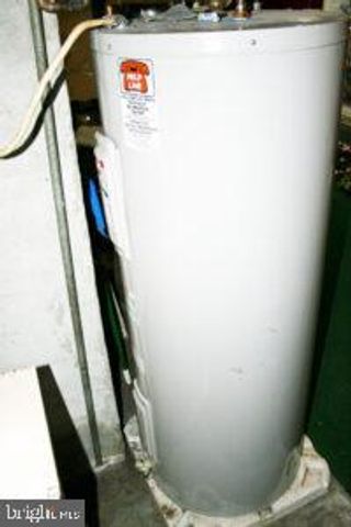 16 E MARBLE ST, Mechanicsburg, PA 17055