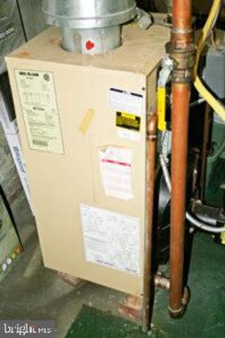 16 E MARBLE ST, Mechanicsburg, PA 17055