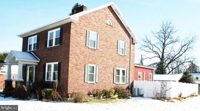 16 E MARBLE ST, Mechanicsburg, PA 17055