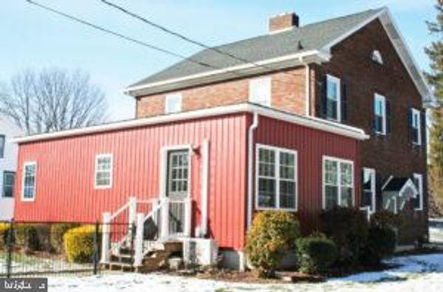 16 E MARBLE ST, Mechanicsburg, PA 17055