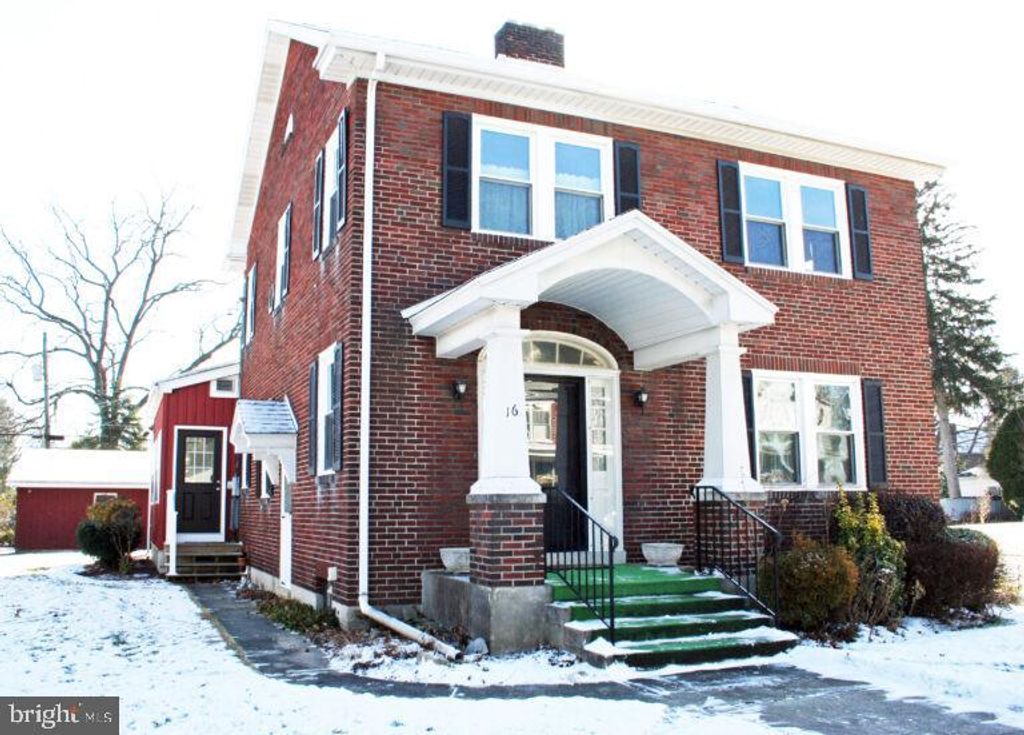 16 E MARBLE ST, Mechanicsburg, PA 17055