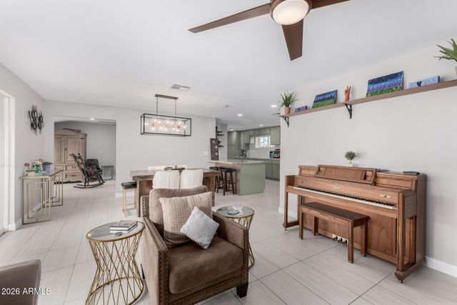 2013 W WINDSOR Avenue, Phoenix, AZ 85009