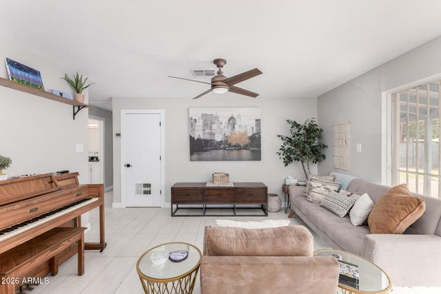 2013 W WINDSOR Avenue, Phoenix, AZ 85009