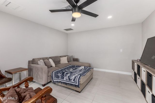 2013 W WINDSOR Avenue, Phoenix, AZ 85009