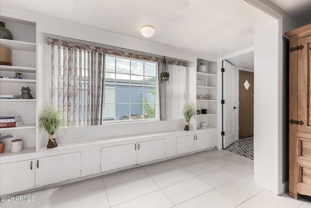 2013 W WINDSOR Avenue, Phoenix, AZ 85009