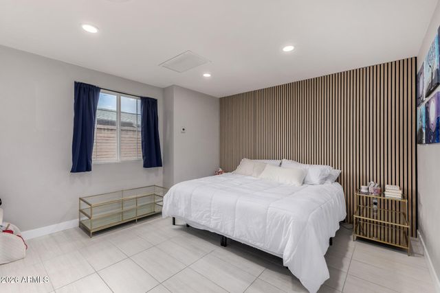 2013 W WINDSOR Avenue, Phoenix, AZ 85009