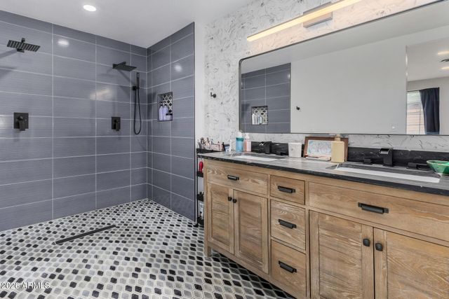 2013 W WINDSOR Avenue, Phoenix, AZ 85009