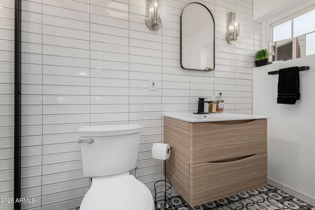 2013 W WINDSOR Avenue, Phoenix, AZ 85009