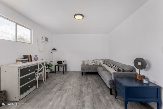 2013 W WINDSOR Avenue, Phoenix, AZ 85009