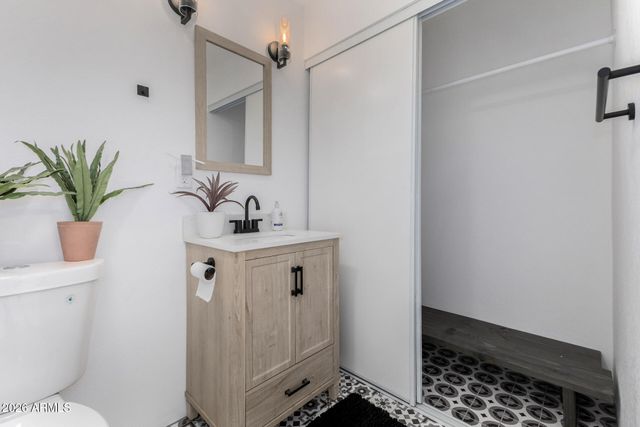 2013 W WINDSOR Avenue, Phoenix, AZ 85009