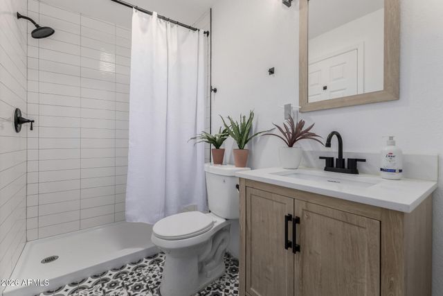 2013 W WINDSOR Avenue, Phoenix, AZ 85009