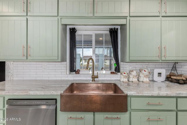 2013 W WINDSOR Avenue, Phoenix, AZ 85009