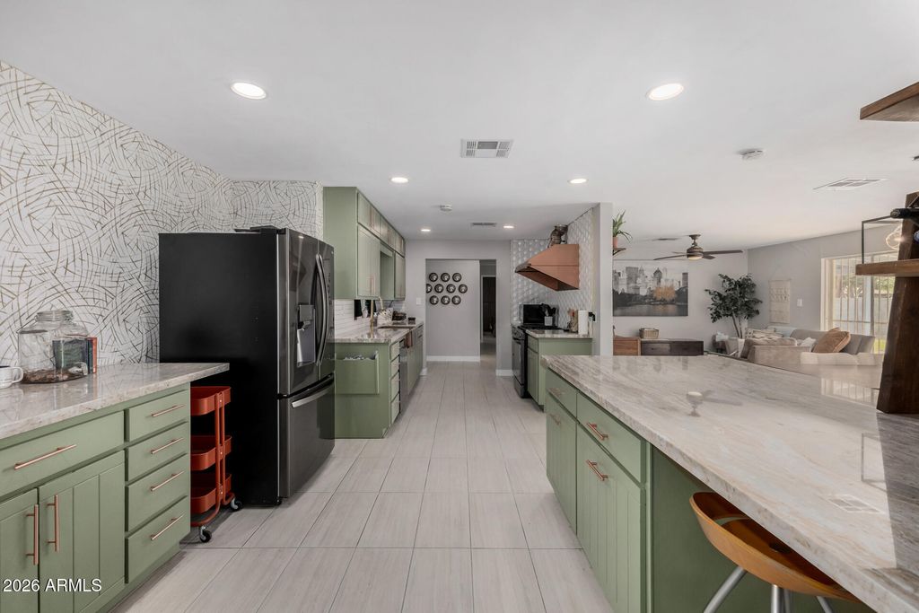 2013 W WINDSOR Avenue, Phoenix, AZ 85009