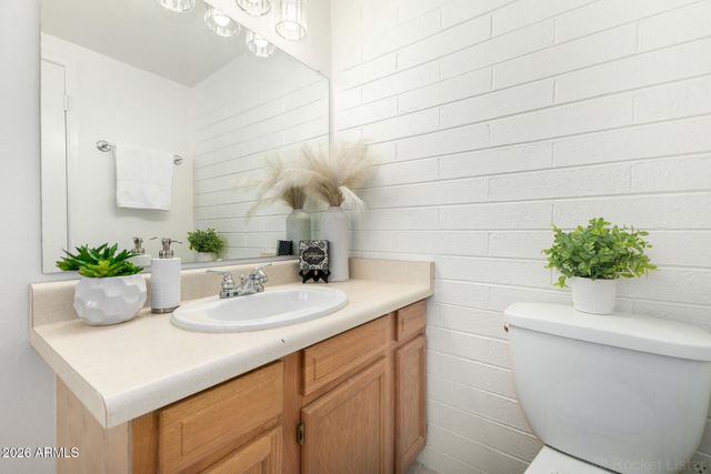 2822 N 34TH Street, Phoenix, AZ 85008