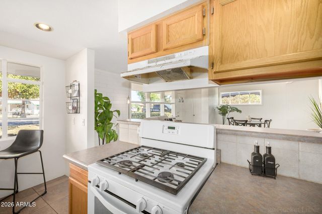 2822 N 34TH Street, Phoenix, AZ 85008