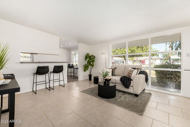 2822 N 34TH Street, Phoenix, AZ 85008