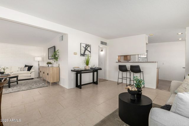 2822 N 34TH Street, Phoenix, AZ 85008