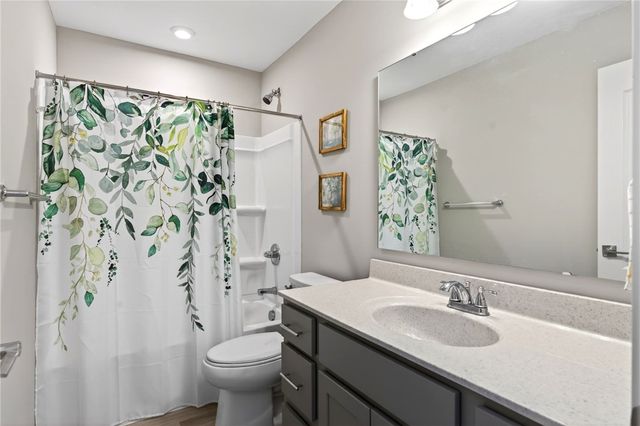 1593 Bur Oak Drive, Bellbrook, OH 45305