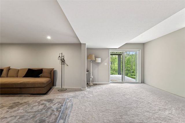 1593 Bur Oak Drive, Bellbrook, OH 45305
