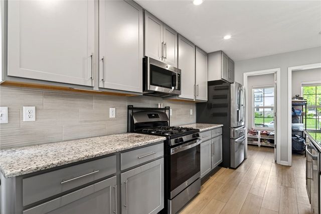 1593 Bur Oak Drive, Bellbrook, OH 45305