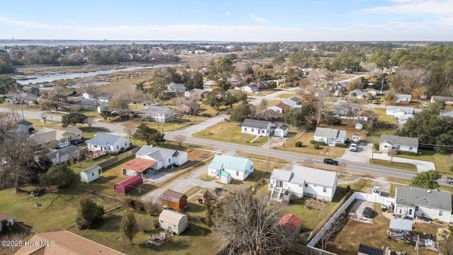 908 N 20th Street, Morehead City, NC 28557
