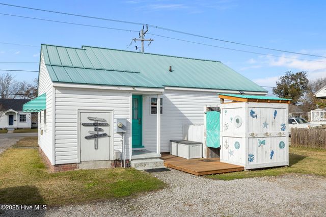 908 N 20th Street, Morehead City, NC 28557