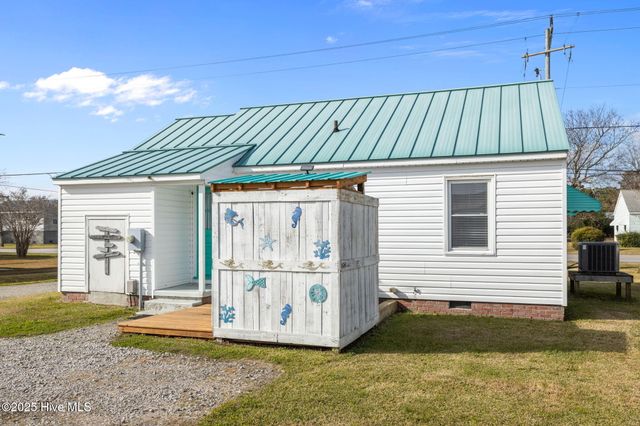908 N 20th Street, Morehead City, NC 28557