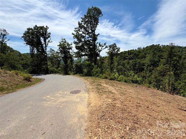 19 Villa Nova Drive, Asheville, NC 28804