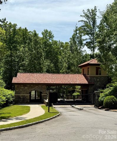 19 Villa Nova Drive, Asheville, NC 28804