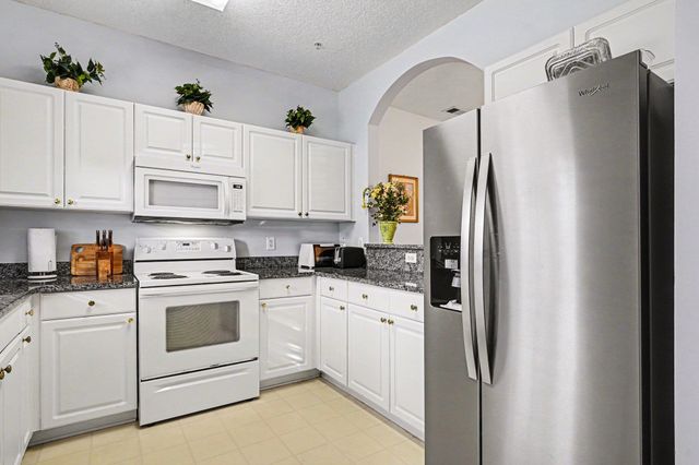 5801 Oyster Catcher Dr Unit 813, North Myrtle Beach, SC 29582