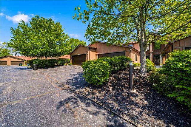 636 Cherry Park Oval, Aurora, OH 44202