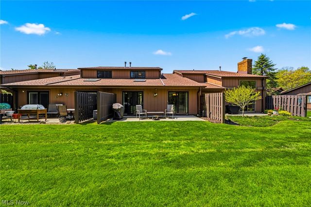 636 Cherry Park Oval, Aurora, OH 44202