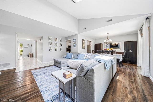 636 Cherry Park Oval, Aurora, OH 44202