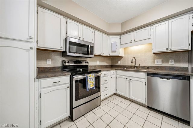 636 Cherry Park Oval, Aurora, OH 44202